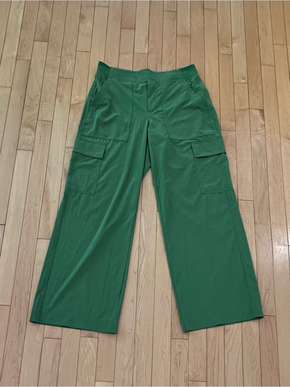 Athleta Brooklyn Heights High Rise Cargo Pant, Wide Leg, Baja Green; EUC, Sz. 8 - Picture 4 of 15